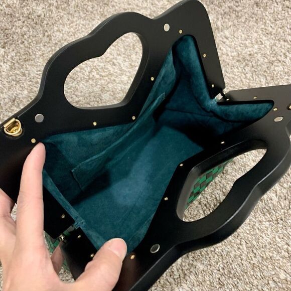 Handmade Genuine Cowhide Check Embossed, Chic Heart Shaped Wooden Frame Satchel - Picture 13 of 16